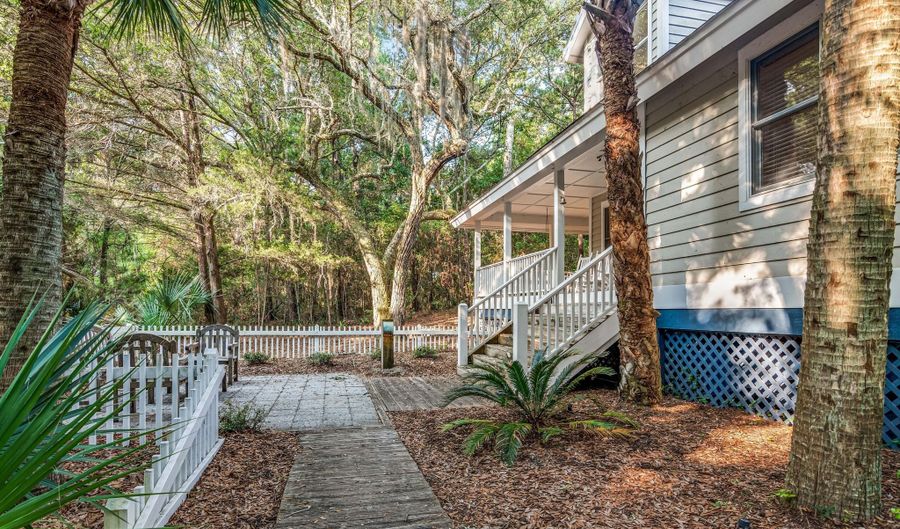 20 Fort Holmes Trl, Bald Head Island, NC 28461 - 3 Beds, 3 Bath