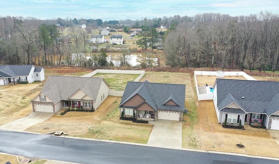 109 Highlands Dr, Belton, SC 29627 - 3 Beds, 2 Bath