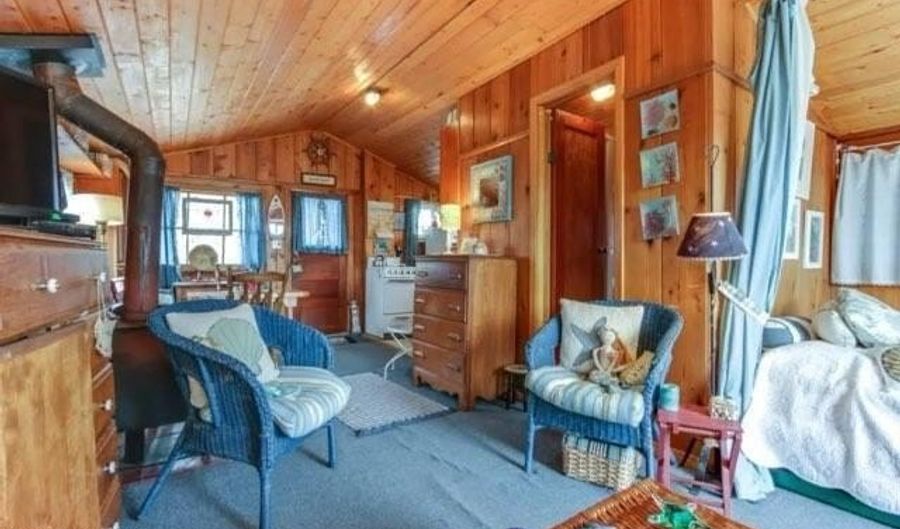 16946 E JDS E DOCK 27, Bayview, ID 83803 - 0 Beds, 1 Bath