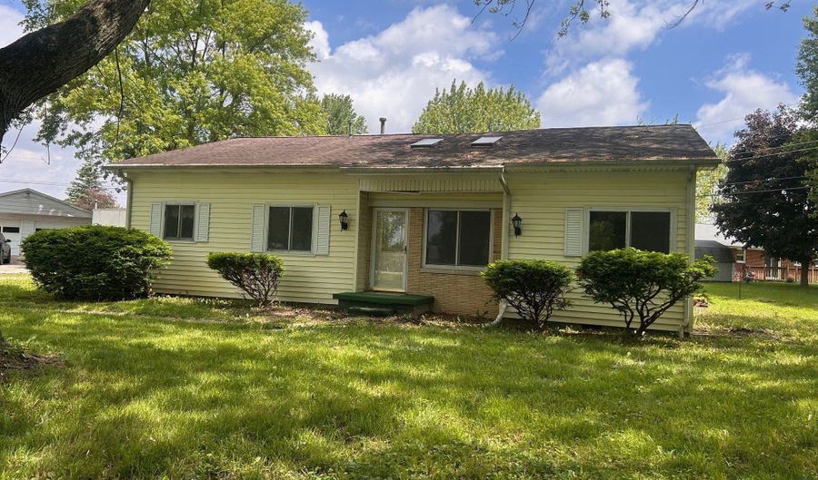 208 Winding Dr, Alexandria, IN 46001 - 3 Beds, 2 Bath