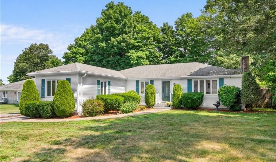 71 Hawthorne Pl, North Providence, RI 02904 - 4 Beds, 3 Bath