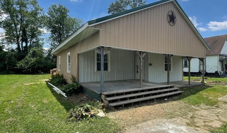 312 E 2nd St, Bicknell, IN 47512 - 2 Beds, 1 Bath