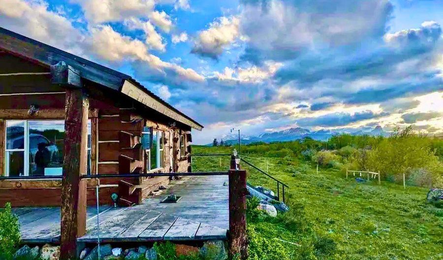36 S Shore Rd, Babb, MT 59411 - 2 Beds, 1 Bath