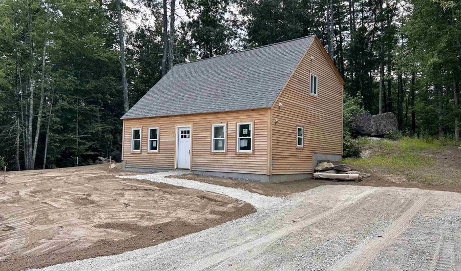 92 Long Shores Dr, Barrington, NH 03825 - 2 Beds, 2 Bath