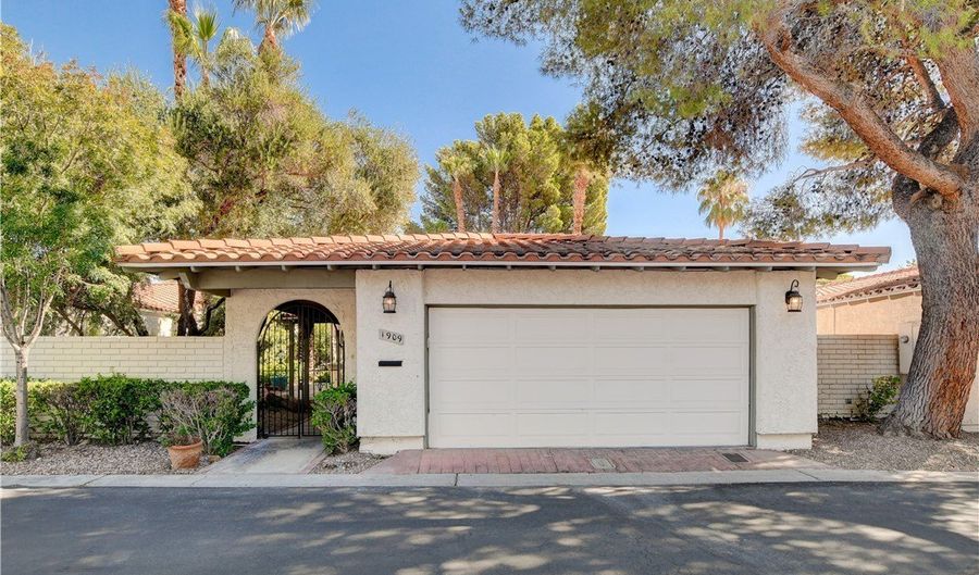 1909 Plaza Del Dios, Las Vegas, NV 89102 - 2 Beds, 2 Bath