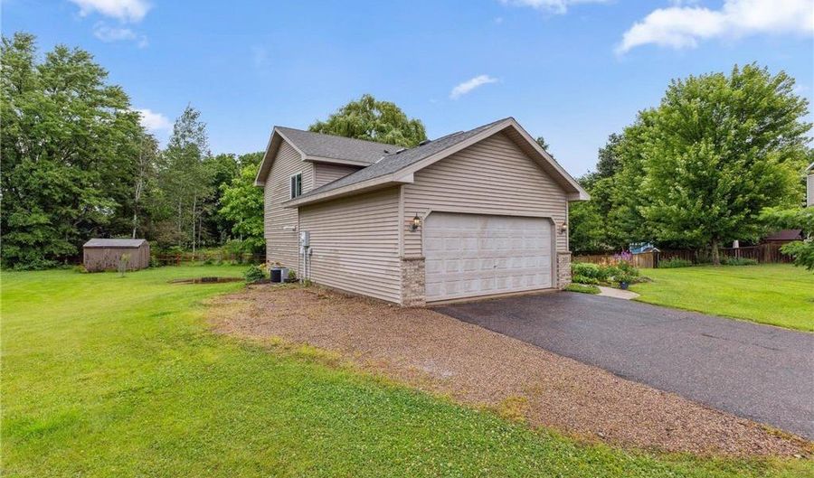 207 Ash St E, Annandale, MN 55302 - 4 Beds, 2 Bath