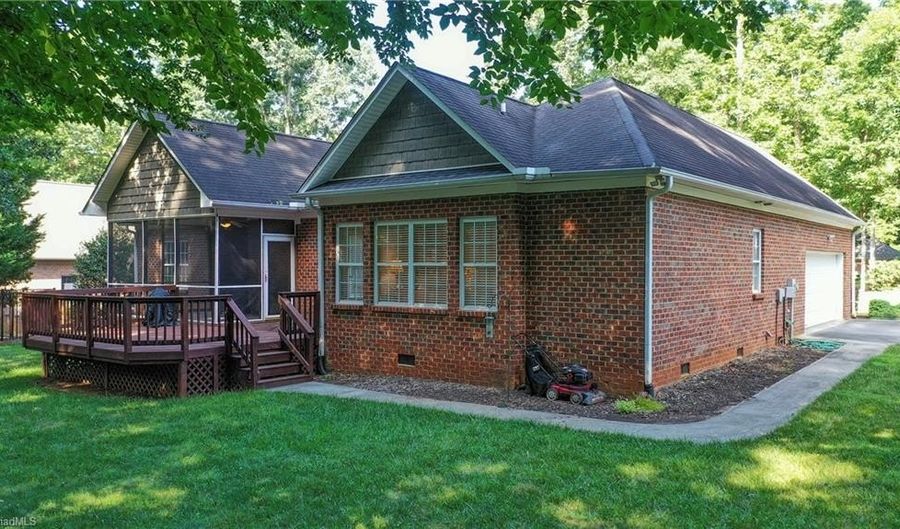 189 S March Ferry Rd, Advance, NC 27006 - 3 Beds, 3 Bath