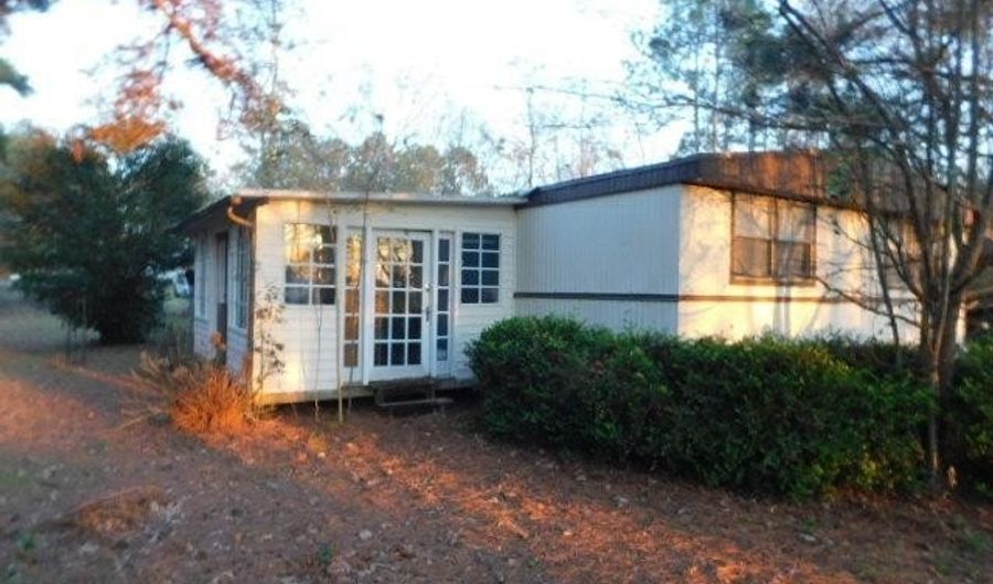 9847 Morey Hill Rd, Albany, GA 31705 - 3 Beds, 2 Bath