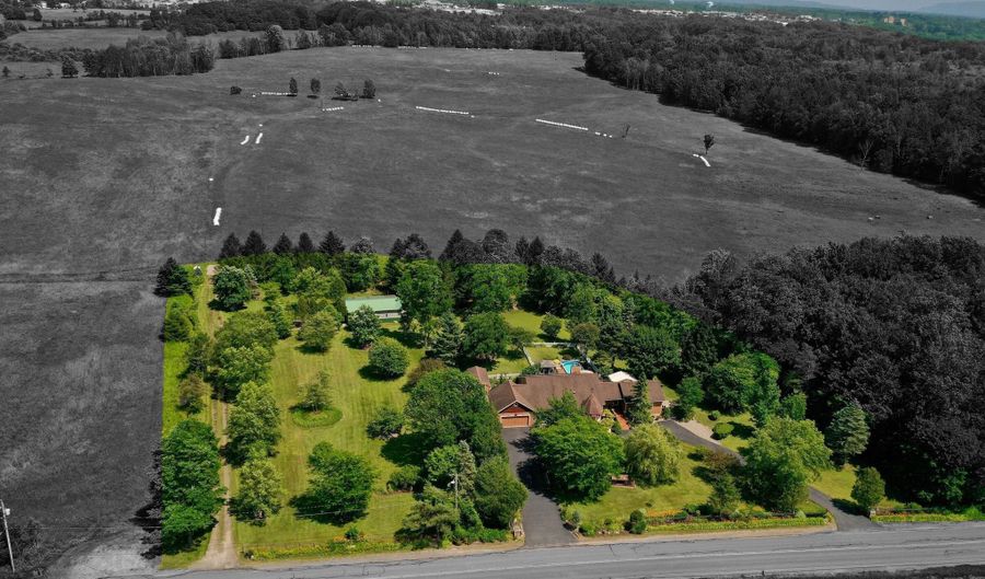 625 McKay Rd, Amsterdam, NY 12010 - 3 Beds, 4 Bath