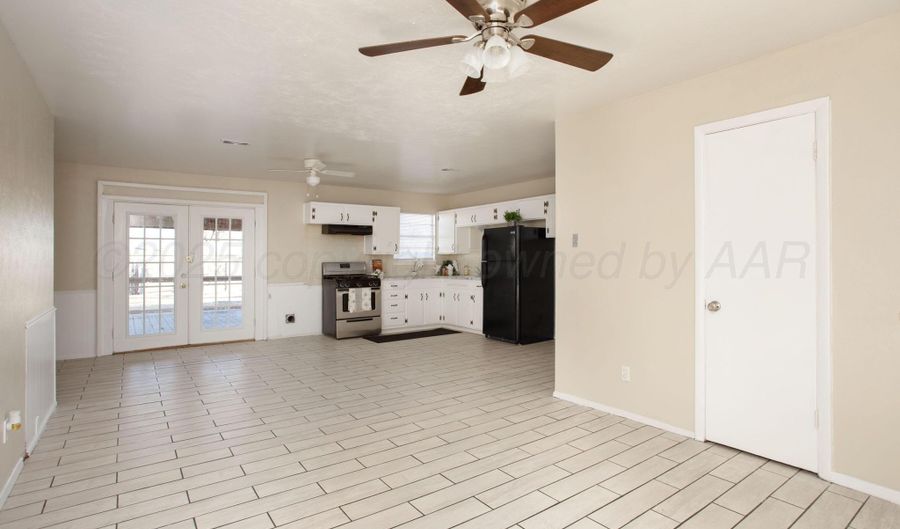 1231 Pecan St, Amarillo, TX 79107 - 3 Beds, 2 Bath