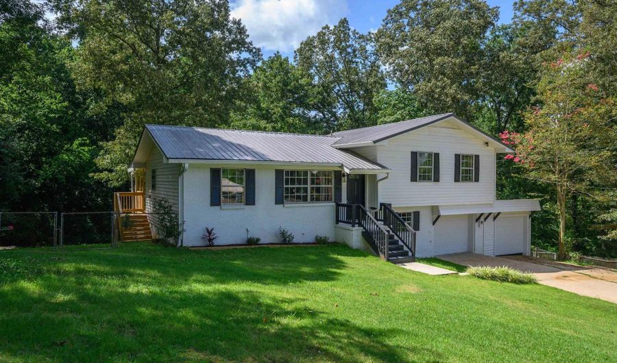 304 HARRIS Ave, Adamsville, AL 35005 - 3 Beds, 2 Bath