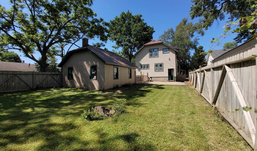 413 5TH Ave, Antigo, WI 54409 - 3 Beds, 2 Bath