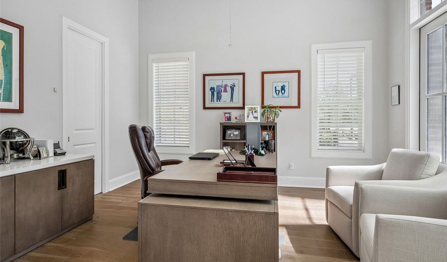 14999 Oak St, Addison, TX 75001 - 3 Beds, 4 Bath