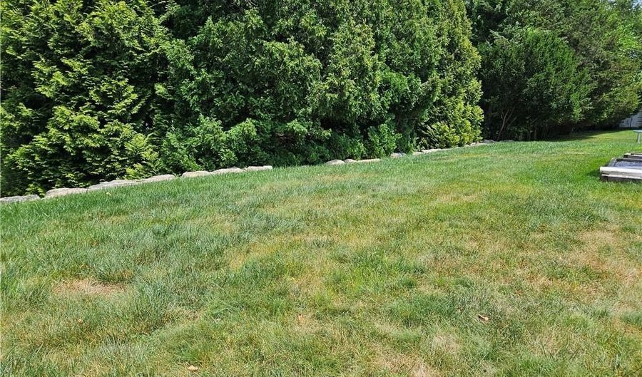461 River Rd, Lincoln, RI 02865 - 2 Beds, 1 Bath