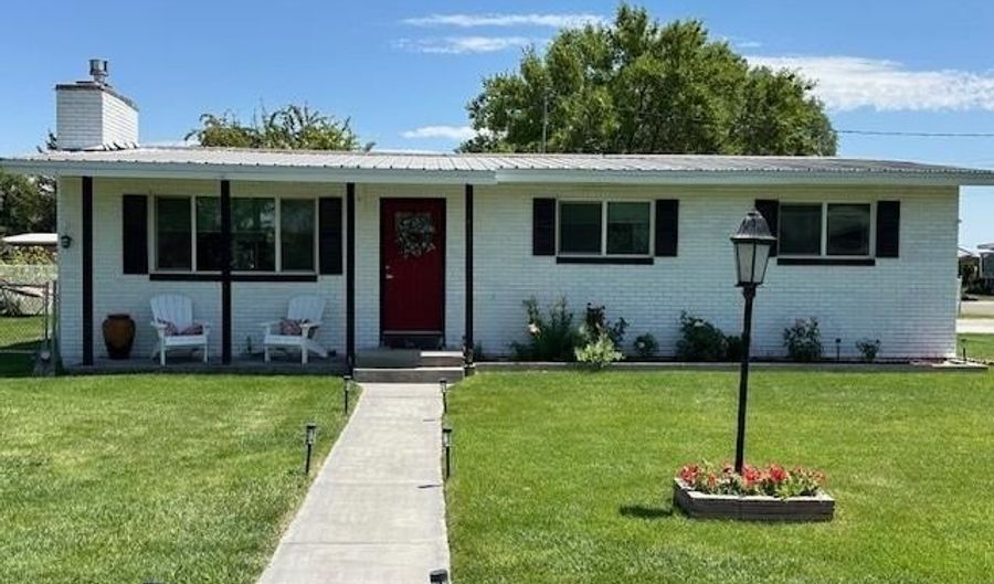 69 S 1200 W, Blackfoot, ID 83221 - 3 Beds, 1 Bath