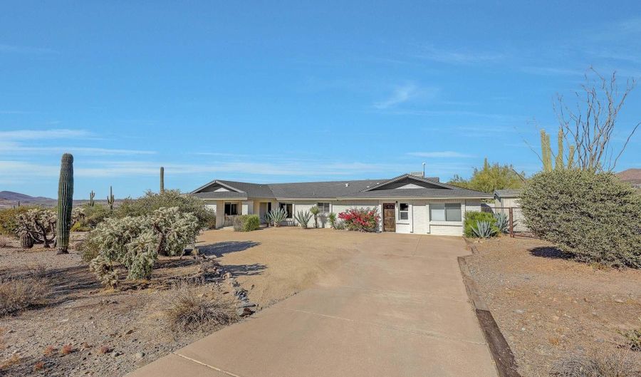 6914 E Highland Rd, Cave Creek, AZ 85331 - 3 Beds, 2 Bath
