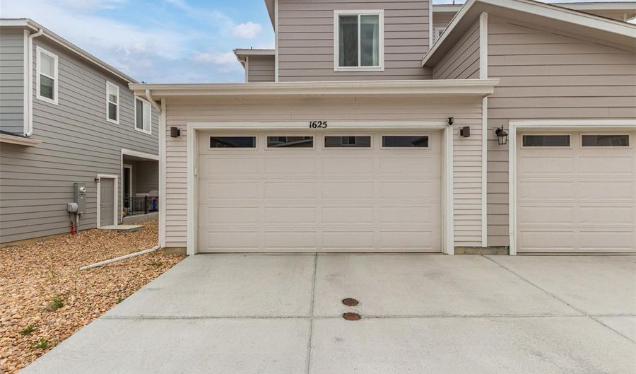 1625 S Andes Way, Aurora, CO 80017 - 3 Beds, 3 Bath
