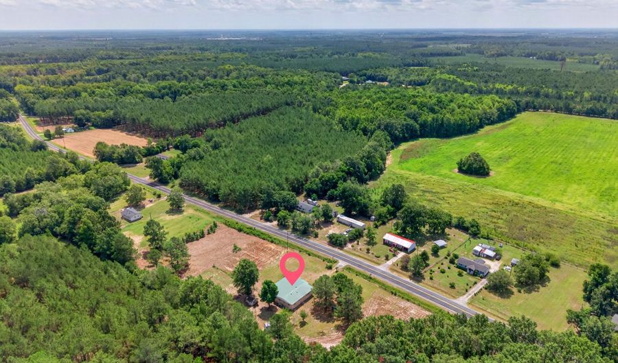 3302 Concord Church Rd, Allendale, SC 29810 - 2 Beds, 2 Bath