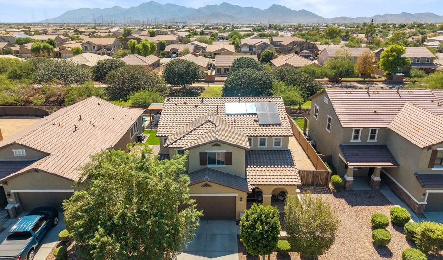 12217 W DAVIS Ln, Avondale, AZ 85323 - 5 Beds, 5 Bath