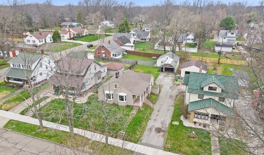 1073 Parkside Dr, Alliance, OH 44601 - 3 Beds, 1 Bath