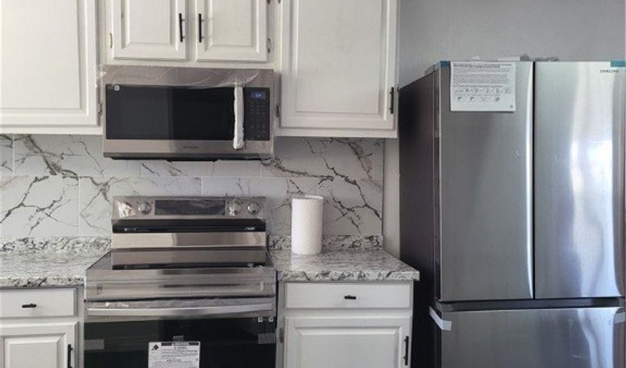376 Main St, Alamo, NV 89001 - 5 Beds, 4 Bath
