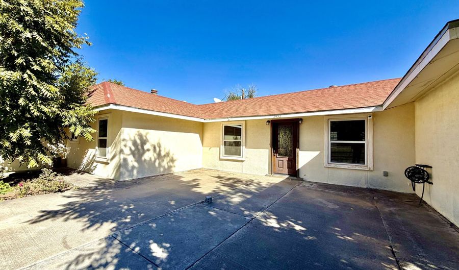 2452 W O'Hara Rd, Anthony, NM 88021 - 4 Beds, 2 Bath