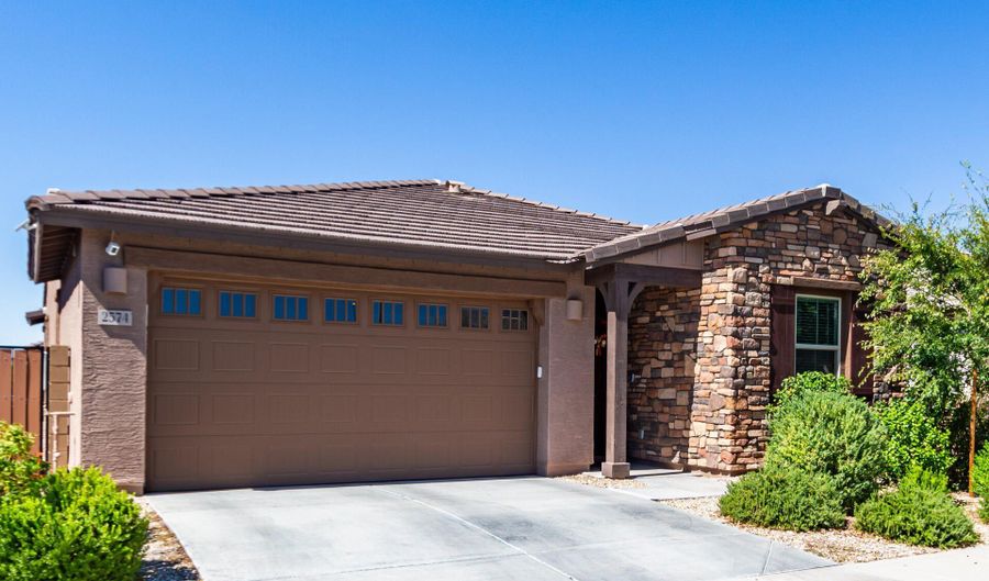 2574 S BARKS CANYON Trl, Apache Junction, AZ 85119 - 4 Beds, 3 Bath