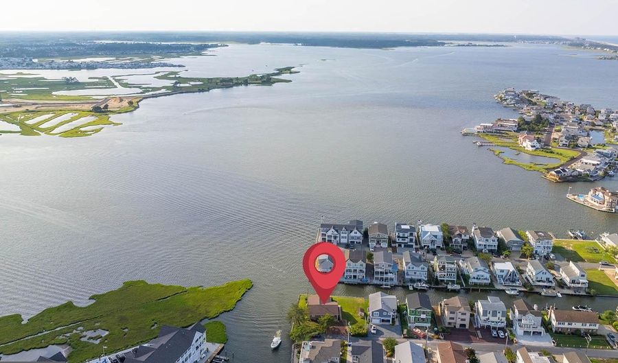 61 BAYSIDE Dr, Fenwick Island, DE 19944 - 3 Beds, 2 Bath