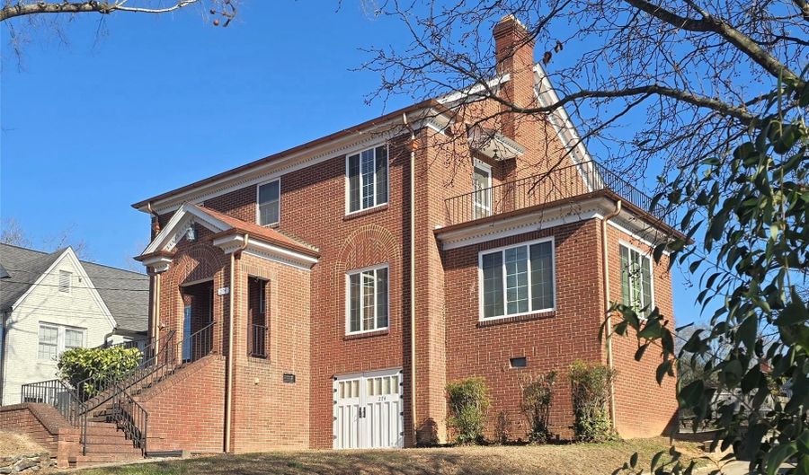 274 N 4th St, Albemarle, NC 28001 - 5 Beds, 3 Bath