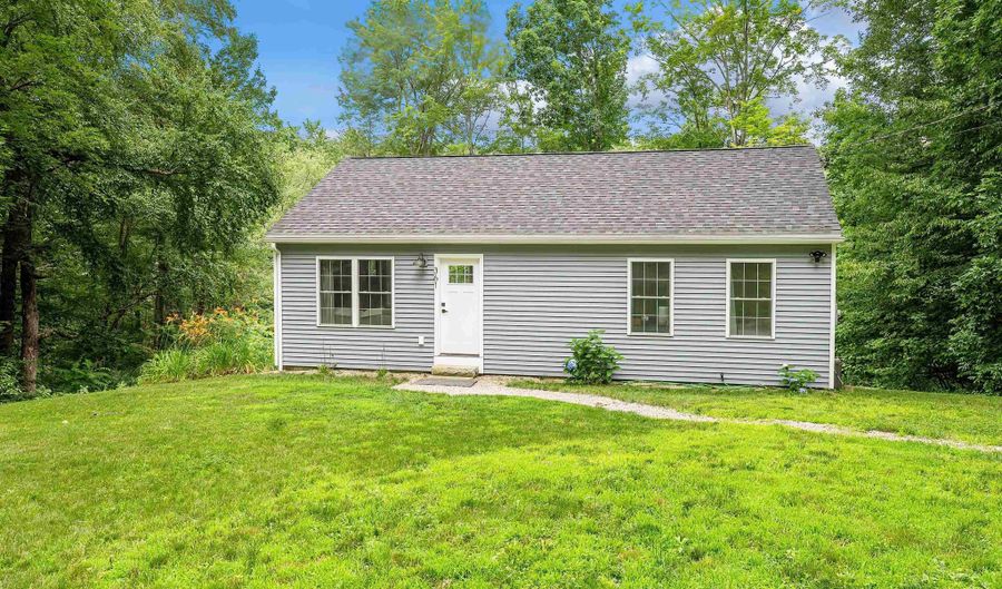 361 Long Shores Dr, Barrington, NH 03825 - 2 Beds, 2 Bath
