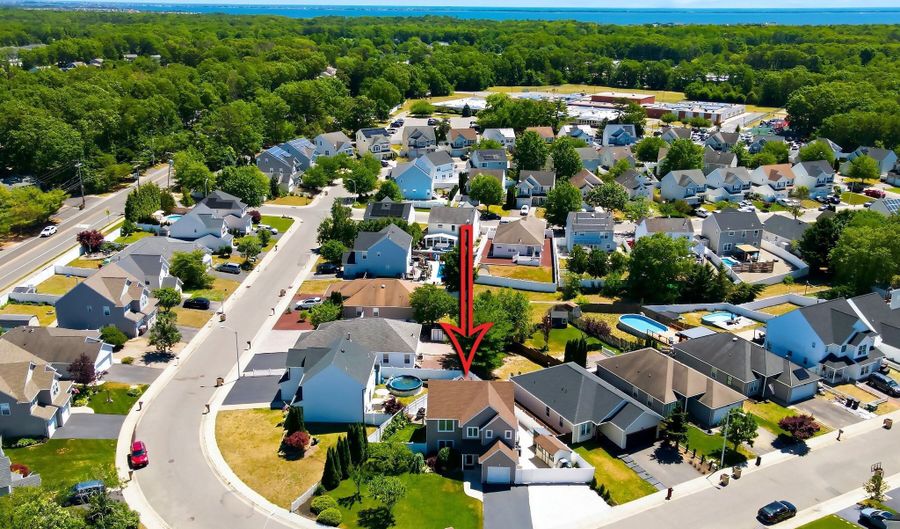 19 W Dolphin Cir W, Bayville, NJ 08721 - 4 Beds, 3 Bath