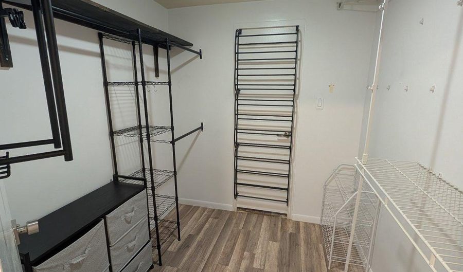 4600 DUKE St 807, Alexandria, VA 22304 - 1 Beds, 1 Bath