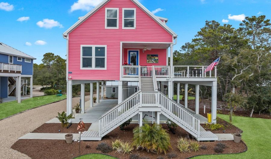 1372 Chip Morrison Dr, Alligator Point, FL 32346 - 4 Beds, 4 Bath