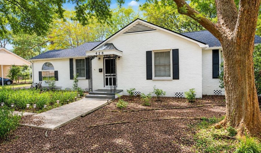428 Finchley Ave, Baton Rouge, LA 70806 - 4 Beds, 2 Bath