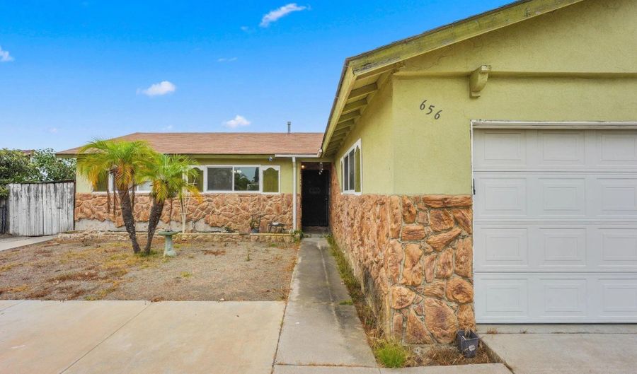 656 Flora Dr, Oceanside, CA 92057 - 4 Beds, 2 Bath