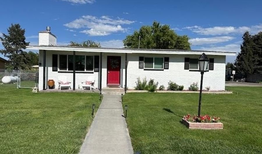 69 S 1200 W, Blackfoot, ID 83221 - 3 Beds, 1 Bath
