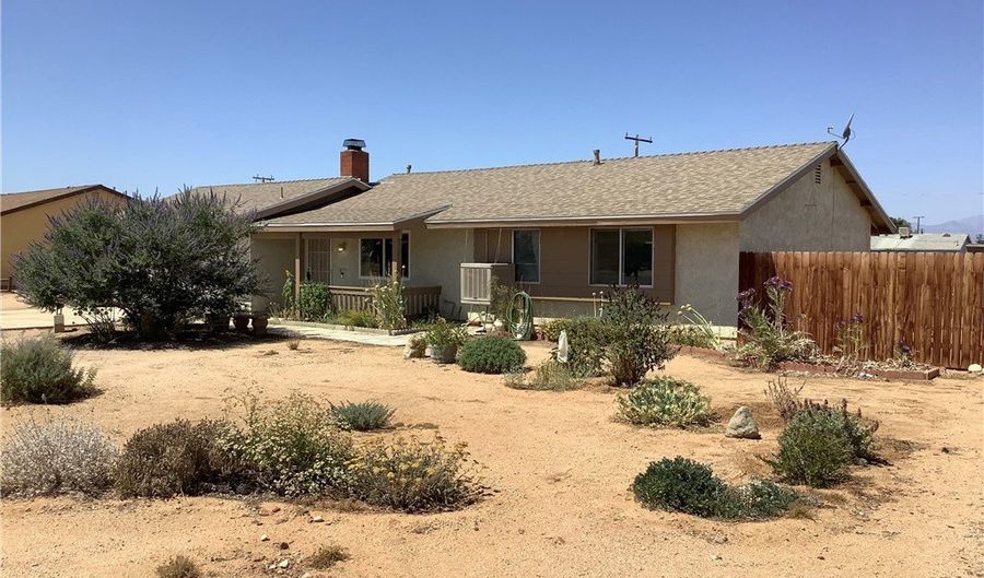10578 Jamul Rd, Apple Valley, CA 92308 - 3 Beds, 2 Bath