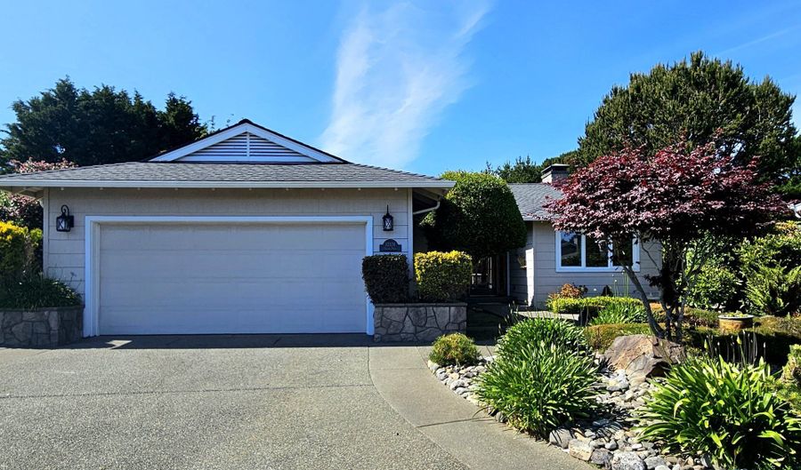 17174 OCEAN PARK Ct, Brookings, OR 97415 - 3 Beds, 2 Bath