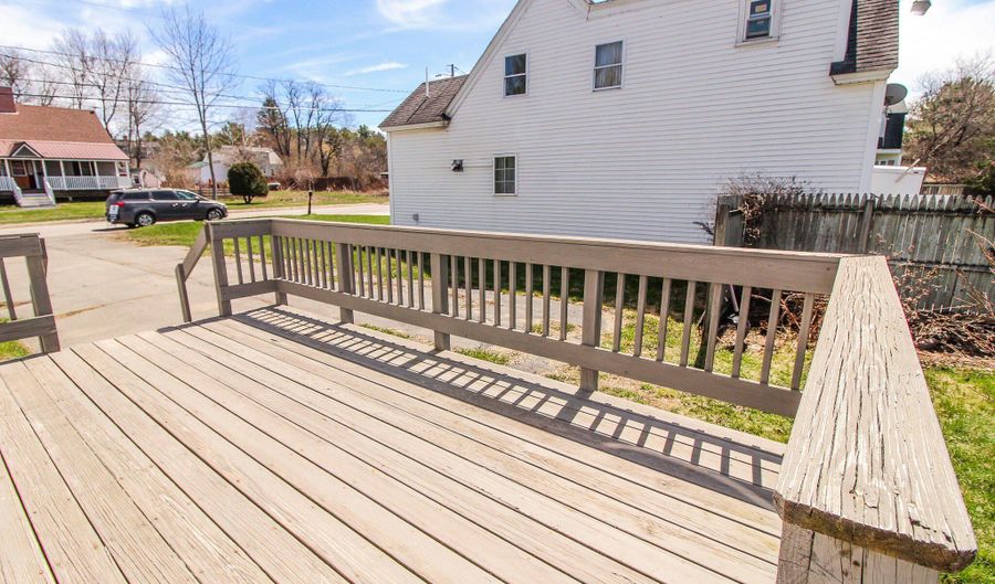 35 Mildred Ave, Bangor, ME 04401 - 3 Beds, 1 Bath