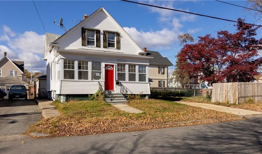 181 Grace St, Cranston, RI 02910 - 2 Beds, 2 Bath