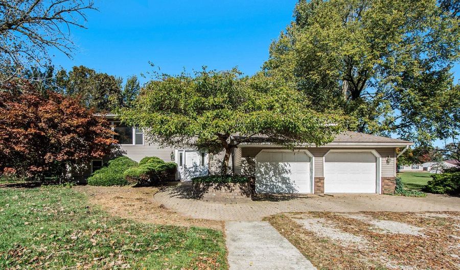 3822 Sharp Rd, Adrian, MI 49221 - 6 Beds, 4 Bath