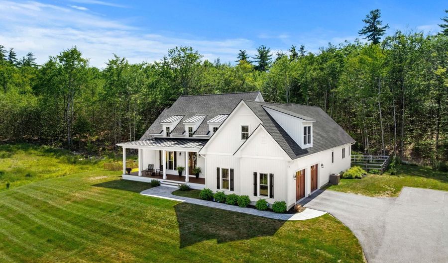 28 Brynn Ln, Alton, NH 03809 - 3 Beds, 4 Bath