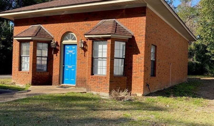 719 Shotwell St, Bainbridge, GA 39819 - 0 Beds, 2 Bath