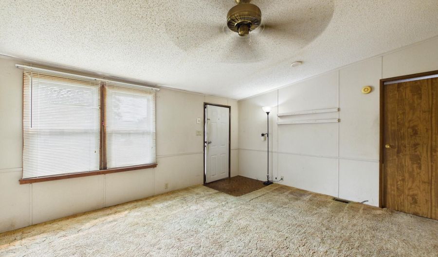 136 GORDON Pl, Dover, DE 19901 - 3 Beds, 2 Bath