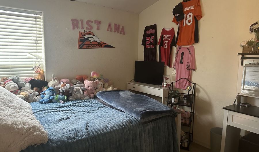 521 ELM St, Carlin, NV 89822 - 3 Beds, 2 Bath