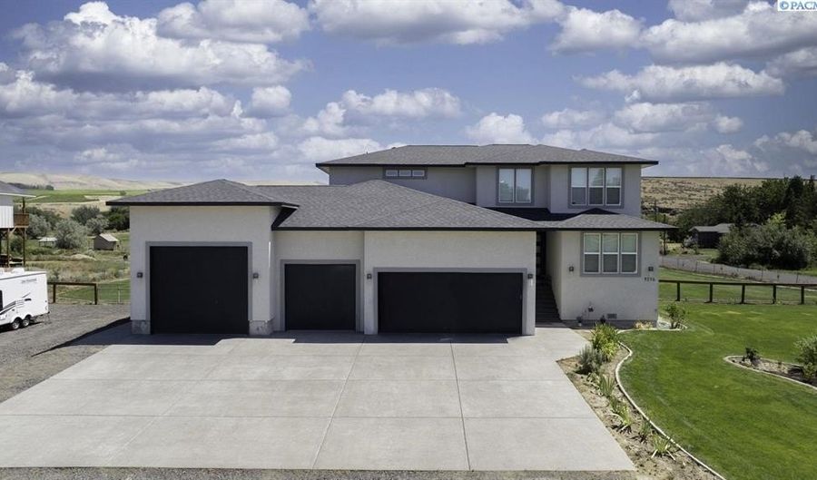 9216 E Pendleton Rd, Benton City, WA 99320 - 4 Beds, 4 Bath