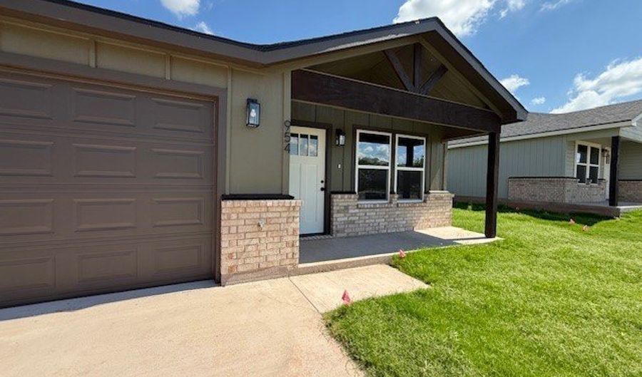 954 Minda St, Abilene, TX 79602 - 3 Beds, 2 Bath