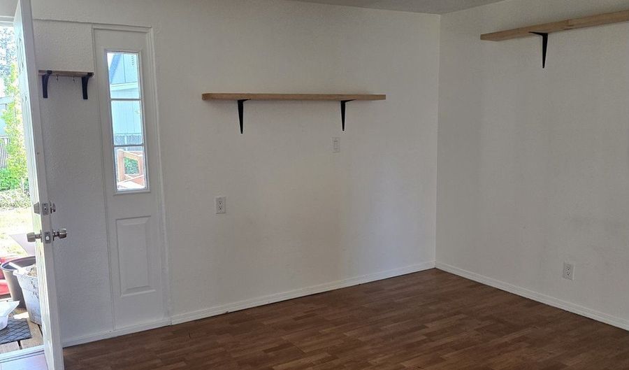 1625 JACKSON St, Albany, OR 97322 - 3 Beds, 2 Bath