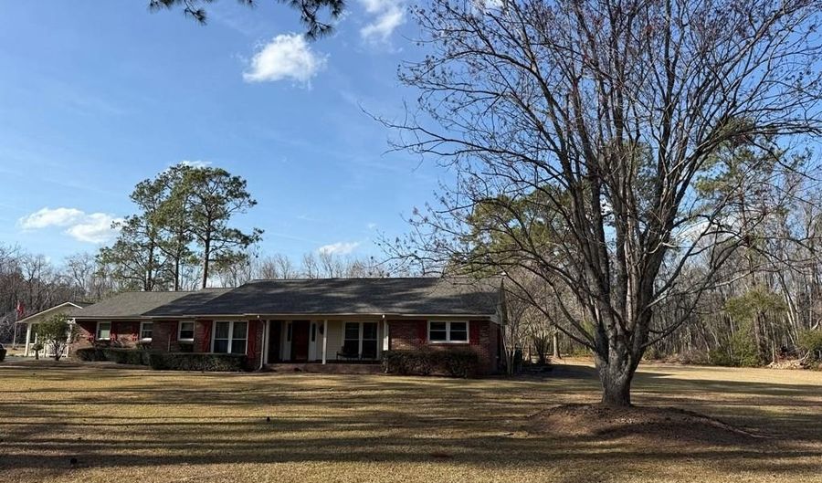 5686 Golden Isle W, Baxley, GA 31513 - 3 Beds, 3 Bath