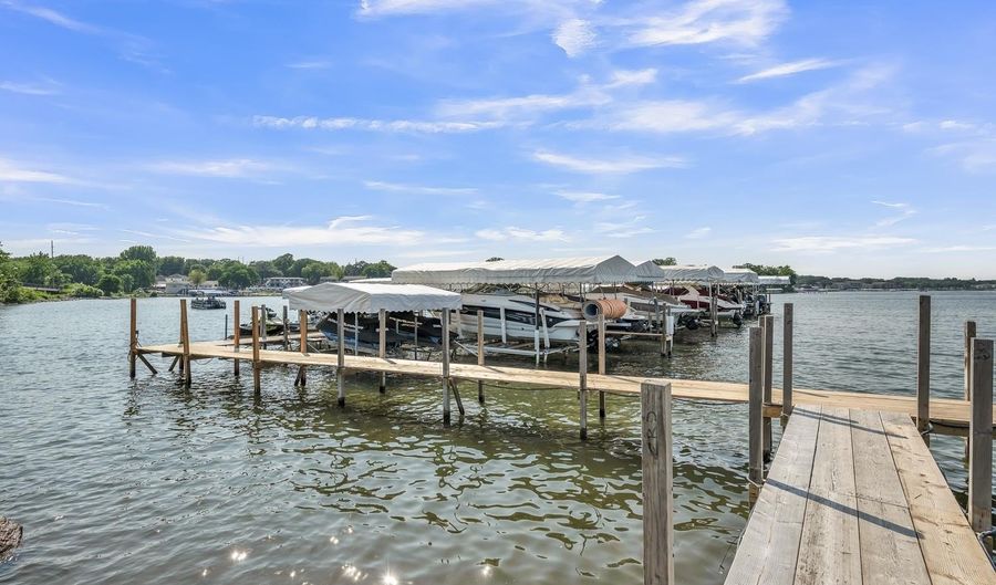 570 Linden Dr 104, Arnolds Park, IA 51331 - 4 Beds, 3 Bath